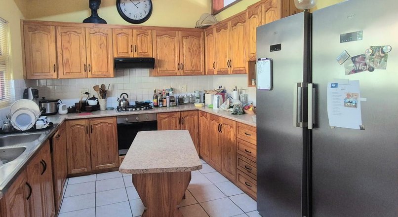 6 Bedroom Property for Sale in Amalinda North Eastern Cape